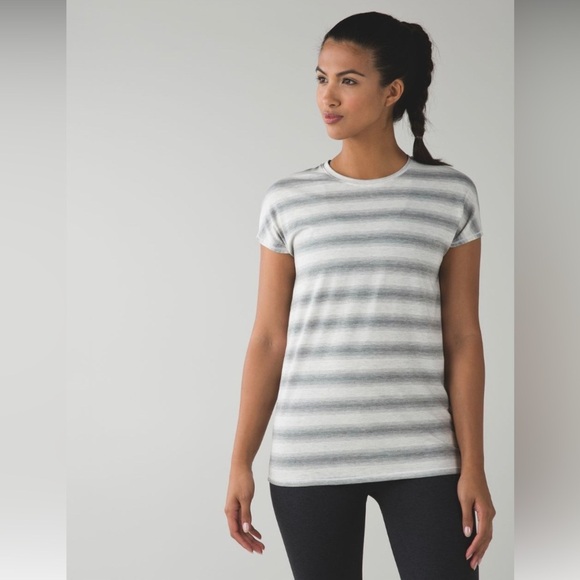 Lululemon Find Your Zen Short Sleeve Tee Gray , size 8 - Picture 1 of 8